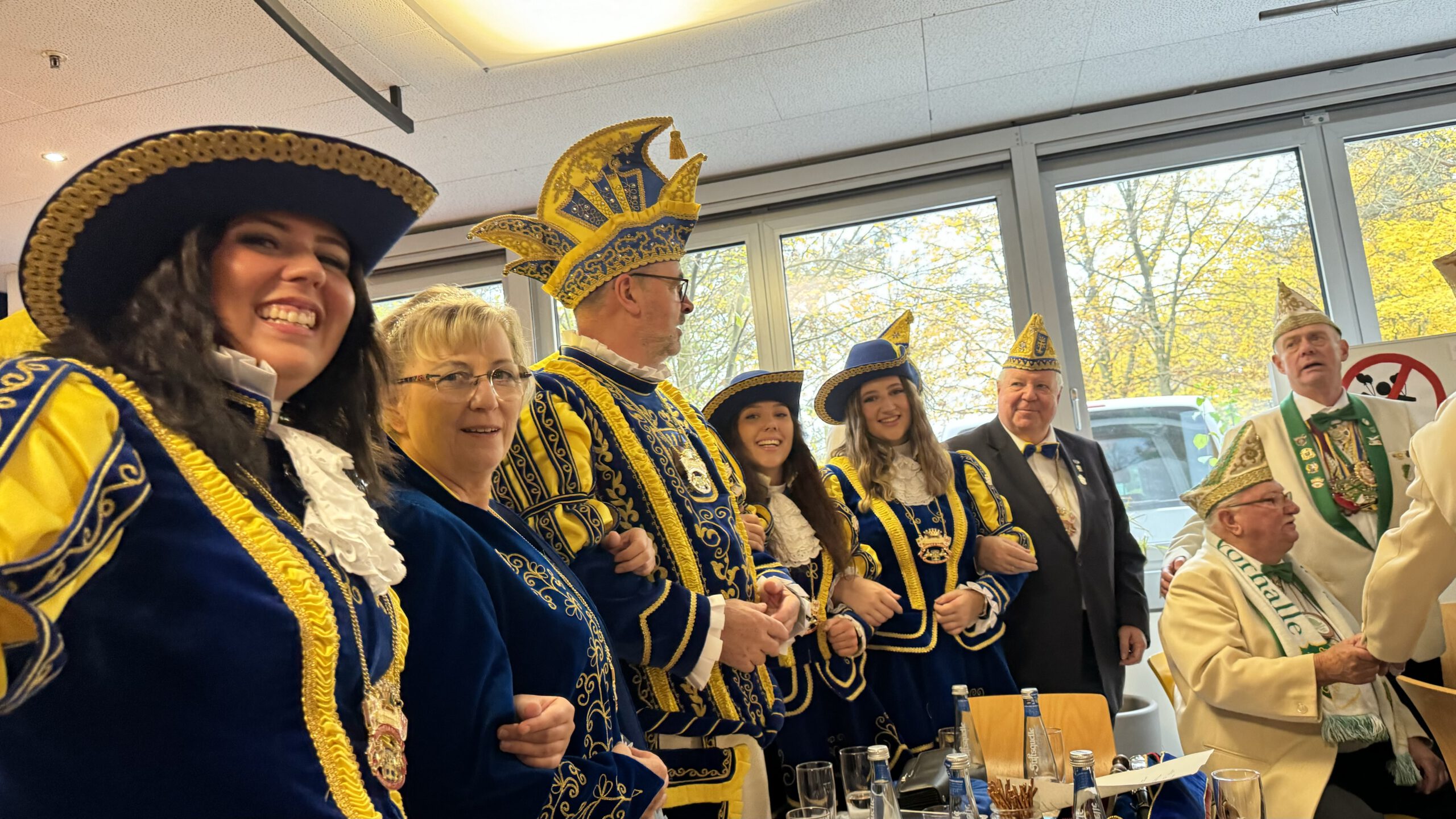 Das Prinzenpaar Wolfgang und Gabriela mit Paginen 