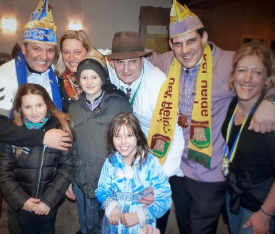 Von Kindesbeinen an ein Teil der Heidefreunde Daniel Lara und Lucy im Heidefreunde-Treff